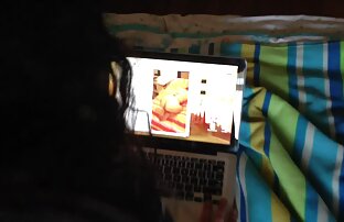 XXX Keren masturbasi dengan sepatu PVC . nilon telanjang. porn jepang free