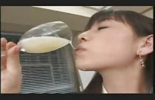 XXX Memamerkan bokongnya yang besar video sex free jepang sementara bercinta