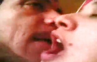 XXX Seorang remaja kutu buku Amerika yang lucu tergoda oleh pejantan download free bokep japanese Jerman.