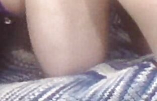 XXX Gadis Berambut Coklat Yang Cantik Berjalan free video bokep japanese Dengan Dildo-Nya.